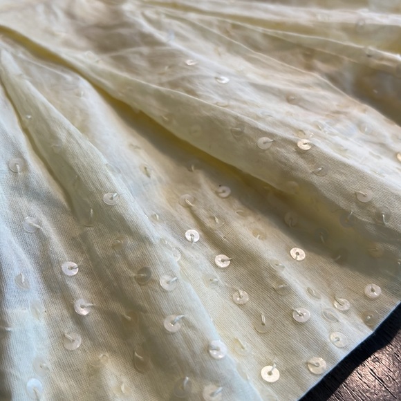 Cute yellow Bebe mini skirt - Picture 3 of 5